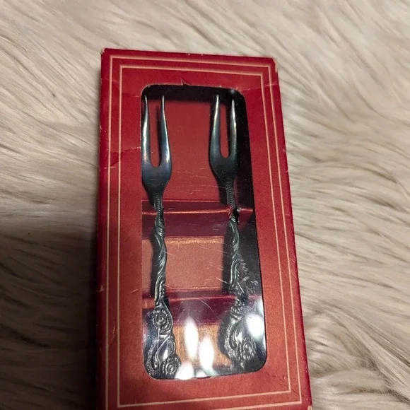 Vintage Nils Johan Sweden Stockholm Silverplate 2 Cocktail Forks in box - Picture 3 of 3